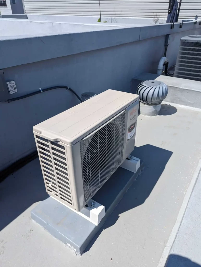 Fujitsu Mini-split Installation. Outdoor condenser